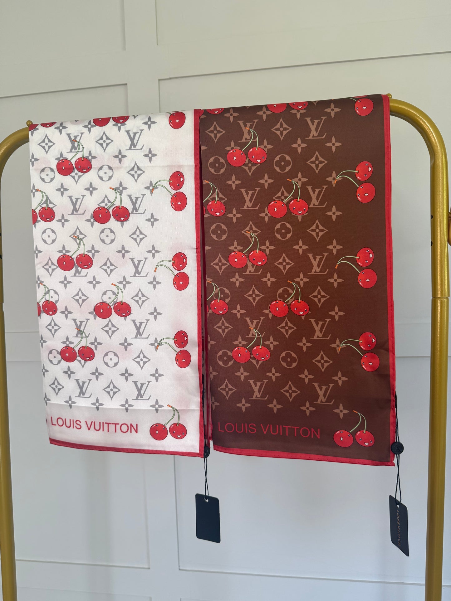 LV CHERRY SCARF