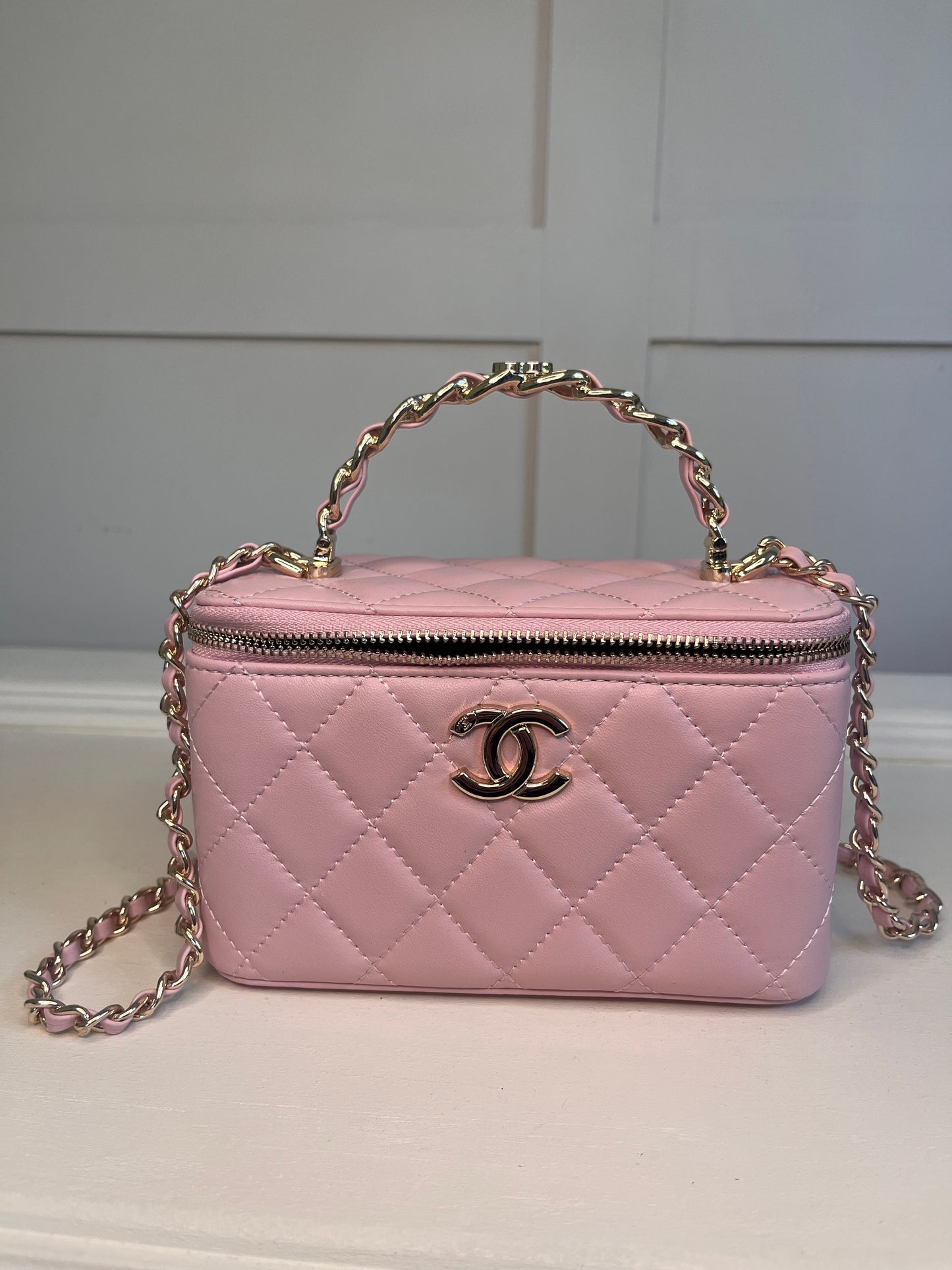 CC VANITY BAG DETAILED HANDLE